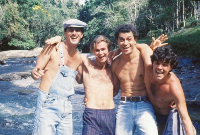 eduardo-galvao-joao-vitti-paulo-gorgulho-e-felipe-camargo-em-despedida-de-solteiro-1993.-bazilio-zalazans-globo