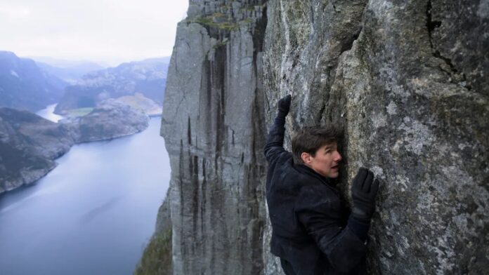 tom-cruise-at-preikestolen-publicity-h-2018