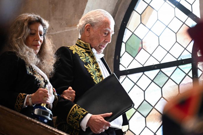 mario-vargas-llosa-academia-francesa-scaled