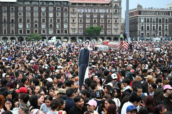 afp-20260507-b23a92r-v1-midres-mexicoskoreakpopfans