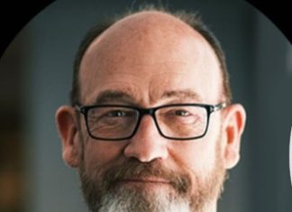 Chuck Russell, diretor de ‘O Máskara’, morre aos 73 anos, diz site